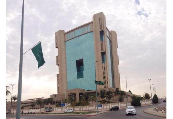 أمانة جدة تغلق 151 محطة وقود - اخبار سعودية