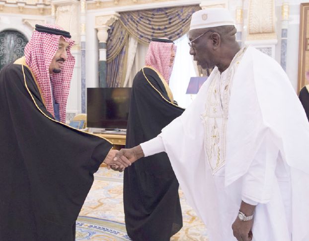 اخبار سعودية | الملك سلمان يرحب بالسفراء الجدد فى المملكة