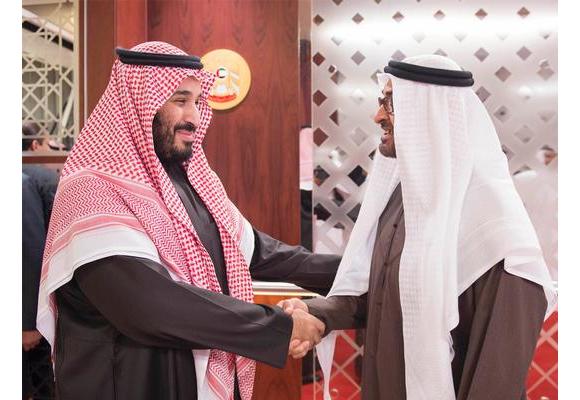 الأمير محمد بن سلمان يصل الى الامارات وفى استقباله ولى عهد ابو ظبى - اخبار سعودية