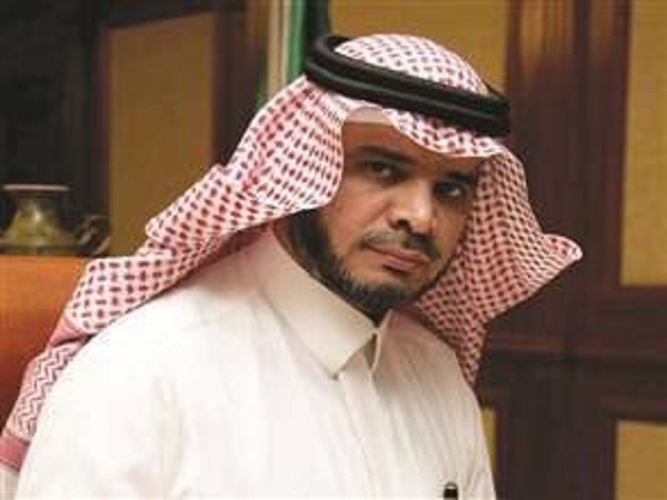الدكتور العيسى وزير التعليم داخل المملكة