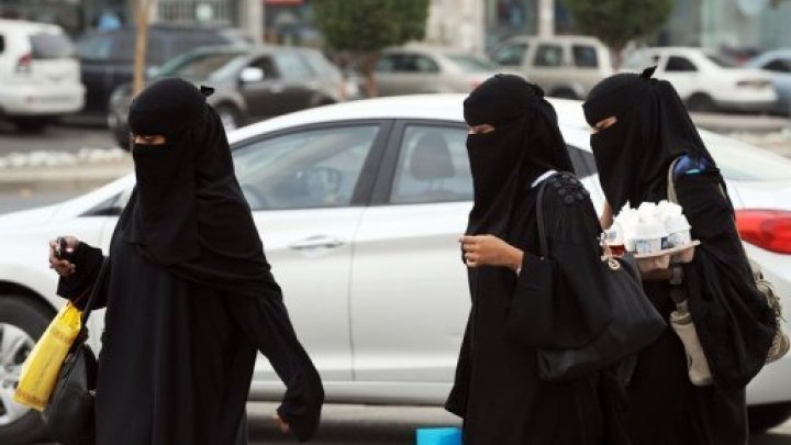 مشاركة النساء في العمل بالمملكة